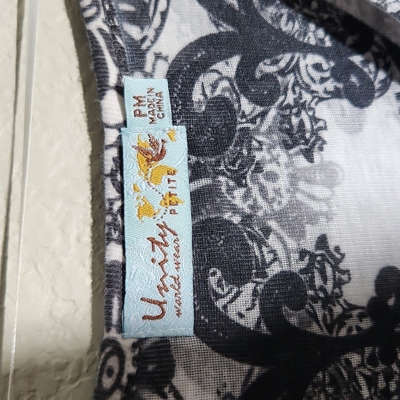 United World Ware Blouse Womens Size M Petite Black 2hite Paisley pleaded Top - Picture 2 of 13